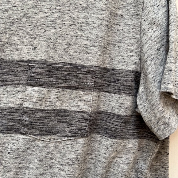 2 American Eagle Outfitters Men’s Striped T-Shirts Size XL Charlie Brown Vibes - Picture 7 of 9